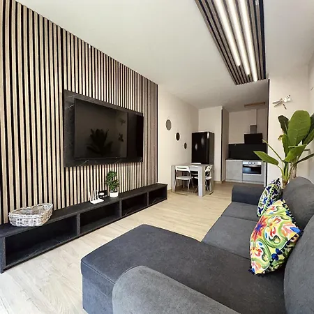 Flower Deluxe Bajo Con Jardin 6084 Apartment *