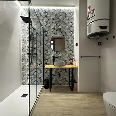 Flower Deluxe Bajo Con Jardin 6084 Apartment *