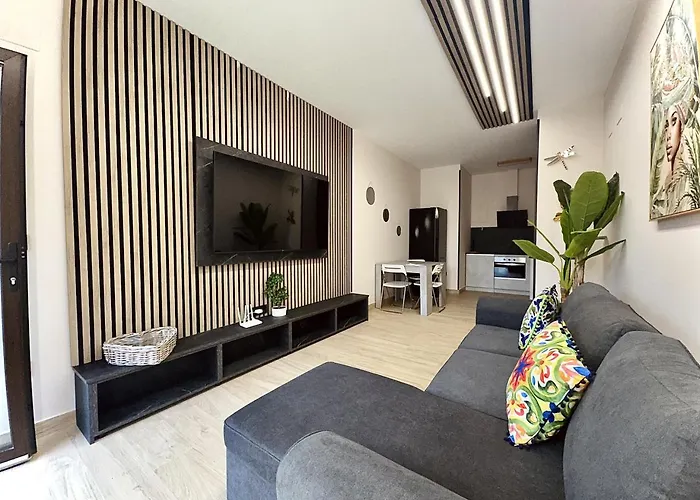 Flower Deluxe Bajo Con Jardin 6084 Апартаменты *