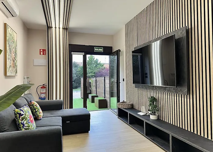 Апартаменты Flower Deluxe Bajo Con Jardin 6084