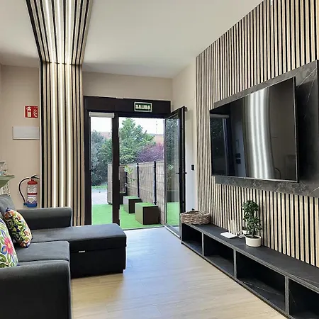 Апартаменты Flower Deluxe Bajo Con Jardin 6084